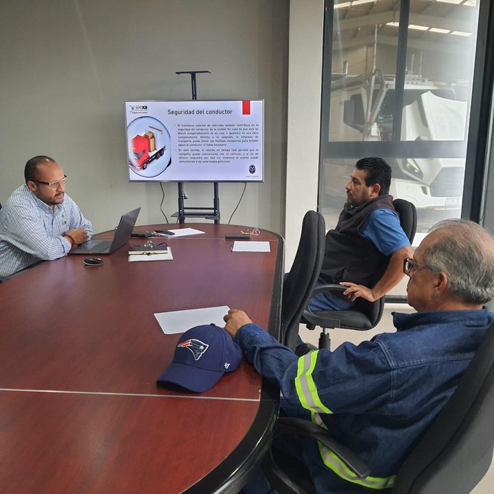 Conversación de trabajo sobre seguridad del conductor